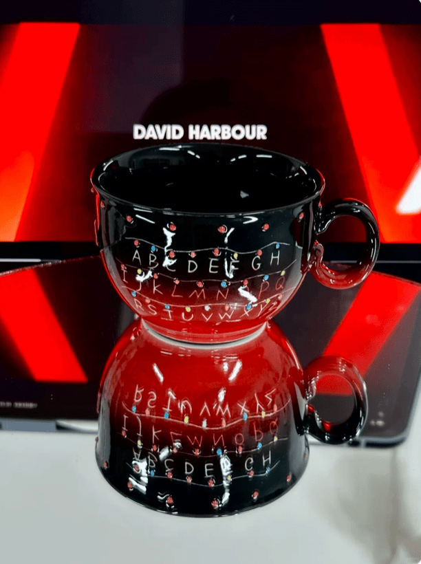 Stranger Things Ceramic Cup and Disc Set - Essentia