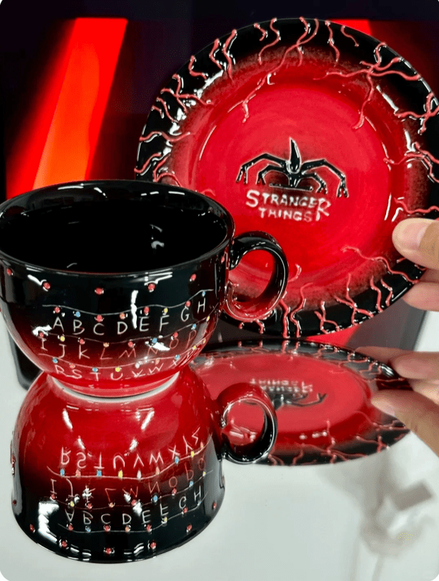 Stranger Things Ceramic Cup and Disc Set - Essentia